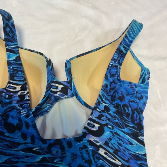 Miraclesuit Blue One Piece Swimsuit with V-Neckline and Ruched Bodice - Picture 10 of 15
